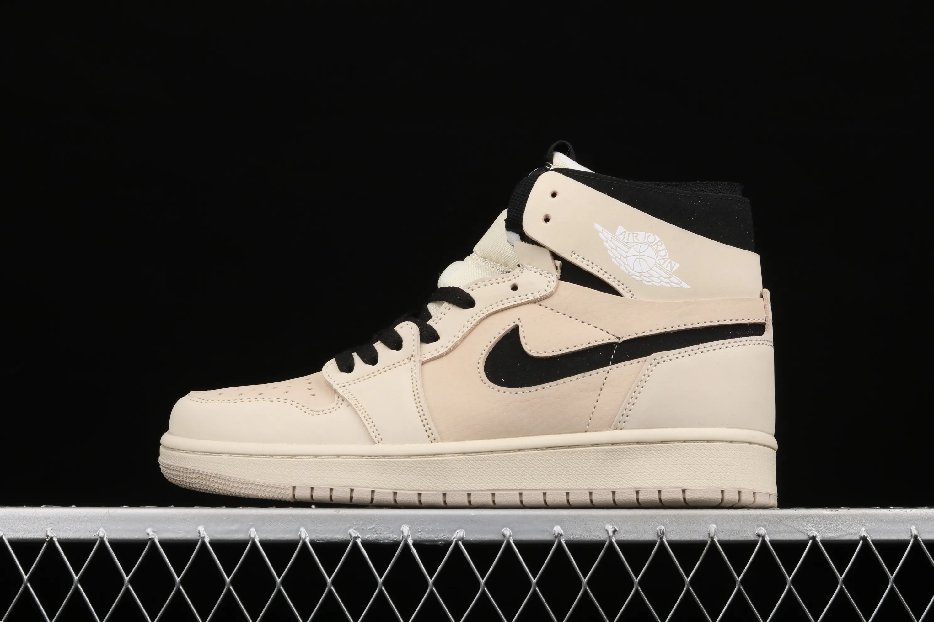 All categories Air Jordan Jordan series basketball shoes Air Jordan 1 High Z version Air Jordan 1 Zoom CMFT "Summit White" AJ1 Joe 1 Pearl Milk Tea Off-White CT0979-100